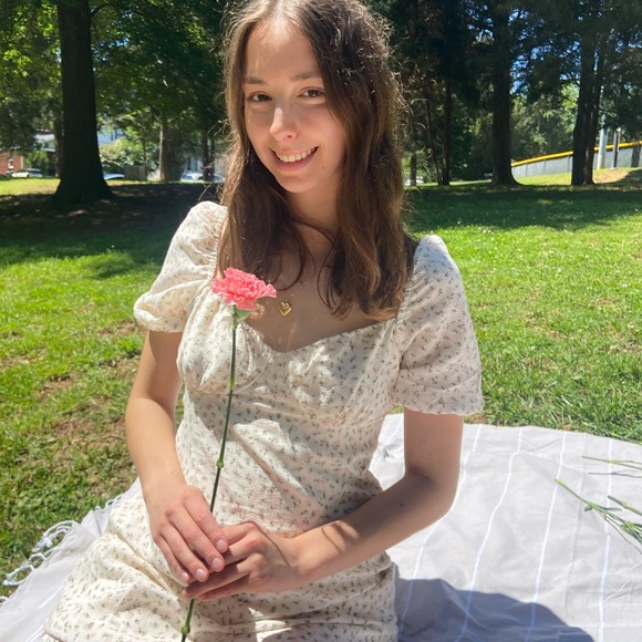 Meet your Posher, Ari - Picture 2 of 3